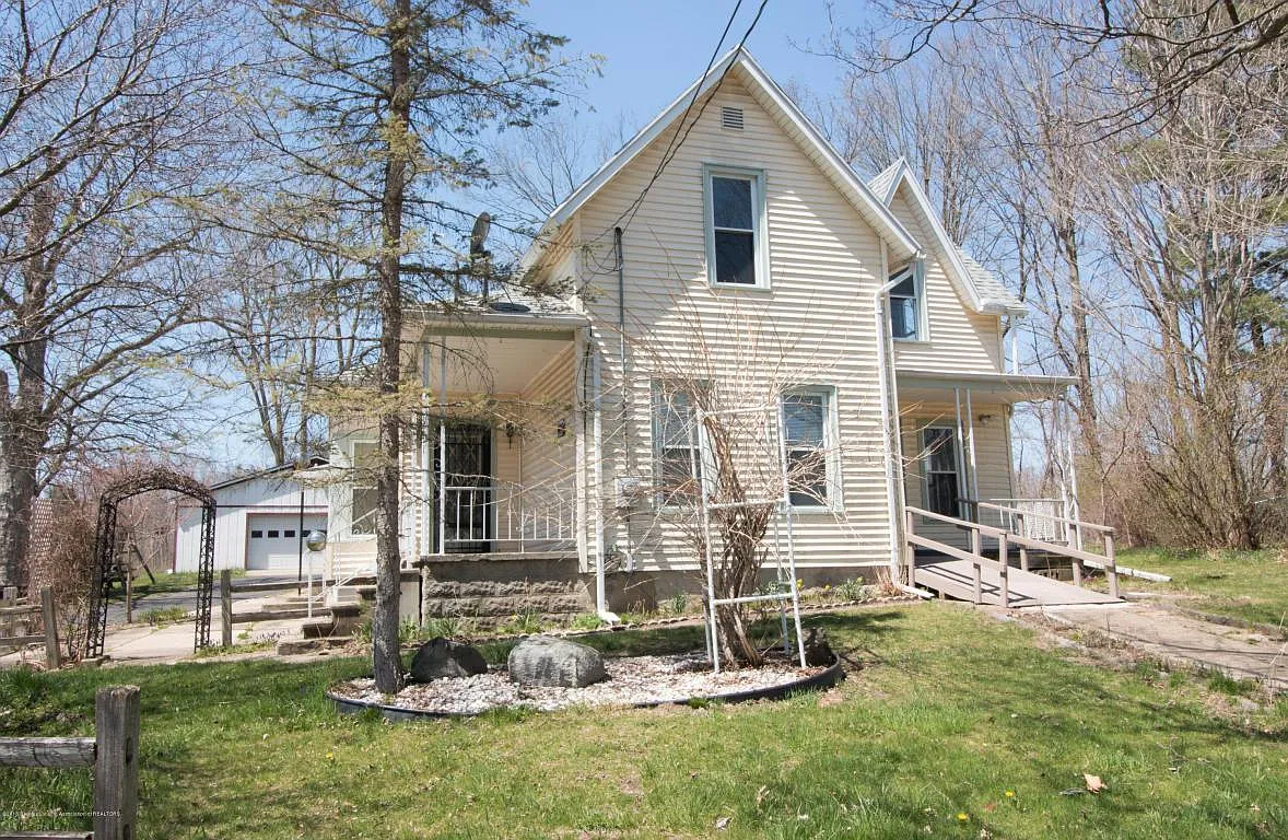 602 W Plain St photo 1