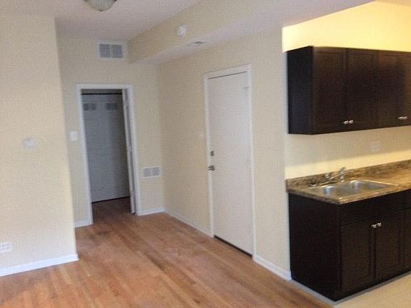 2nd image of 3322 W Palmer St #1