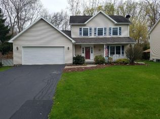 13 Wisteria Ln, Rochester, NY 14617