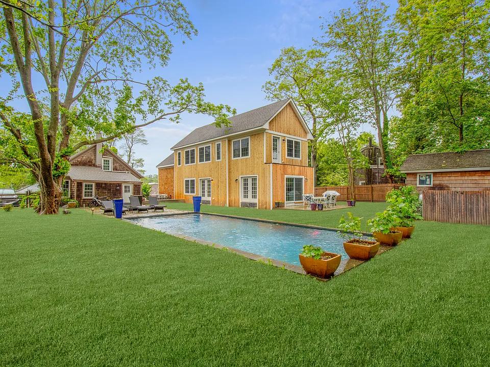 48 Grand St