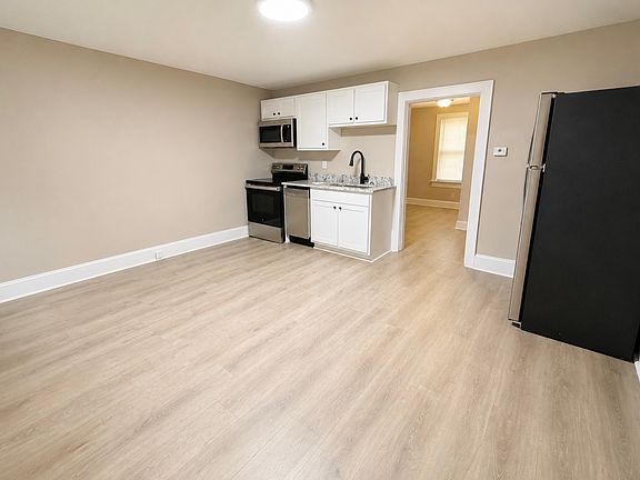 2nd image of 121 N Broadway St APT 4