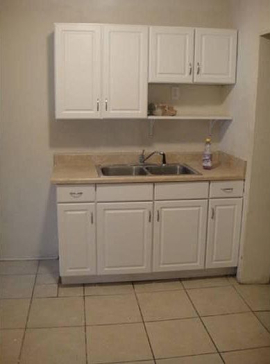 2nd image of 1721 E 39th St