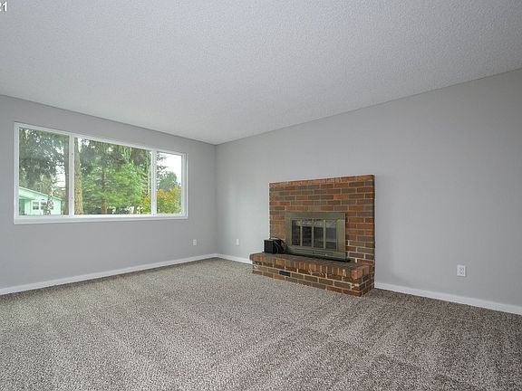 4th image of 1116 SE 145th Ct