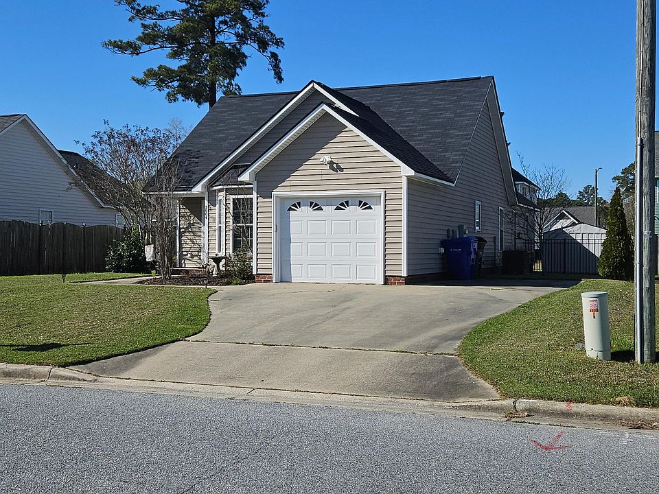 2004 Penncross Dr