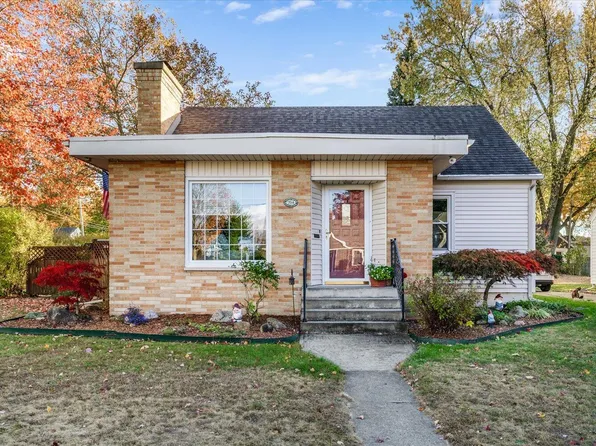 704 W Madison St, Hastings, MI 49058