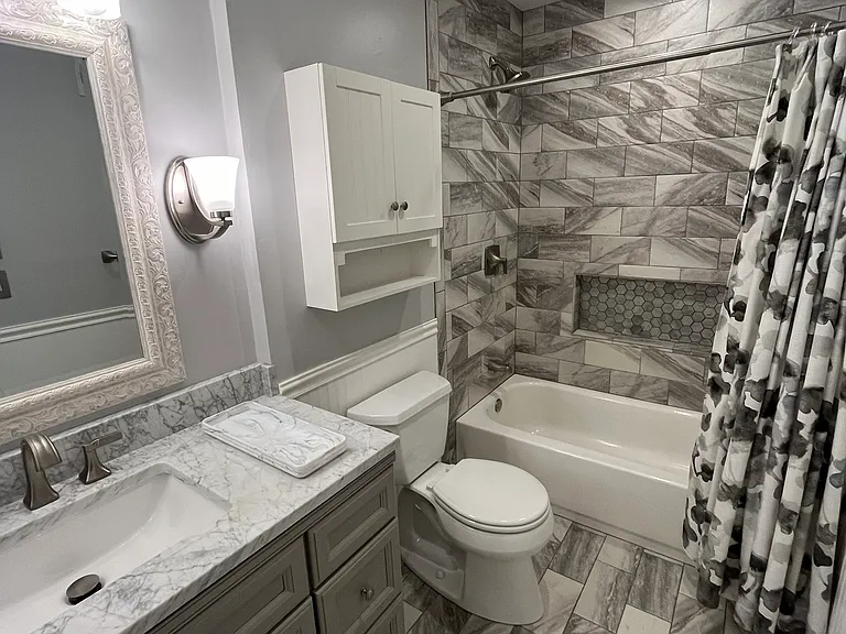 NEW Remodeled upstairs common area full bath. Stunning. Very Bright and Clean and Beautiful.