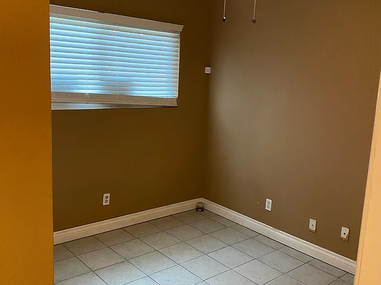 16510 Lakeshore Dr — Photo 11