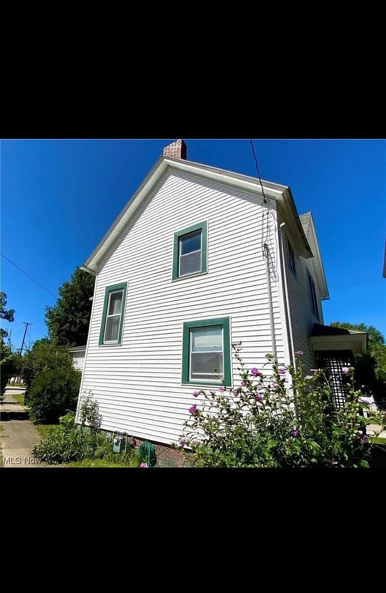 541 Main St — Photo 3