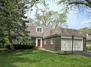 1040 Rolling Pass, Glenview, IL 60025