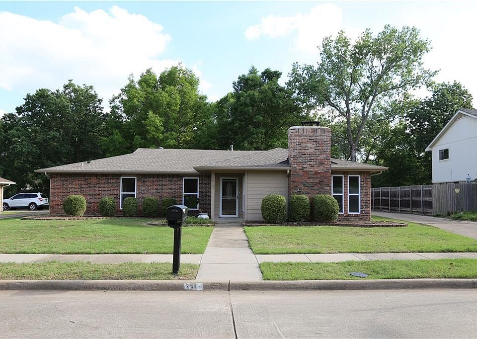 1st image of 2917 Bandolino Ln