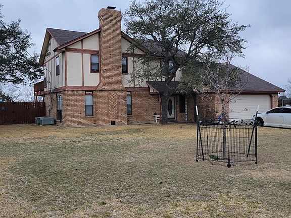 3rd image of 703 Skyline Dr