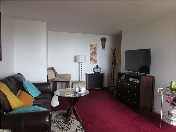 4th image of 11850 Edgewater Dr APT 506