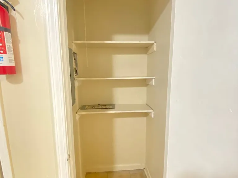 3023 Toulon Dr — Photo 6