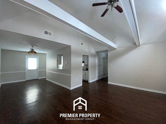 3rd image of 4441 Bonnie Brae Dr