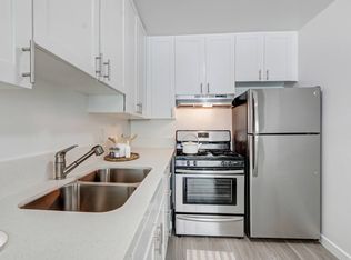 Country Club Apartments, Van Nuys, CA 91405
