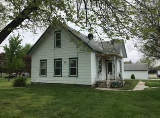 1105 G St, Fairmont, NE 68354