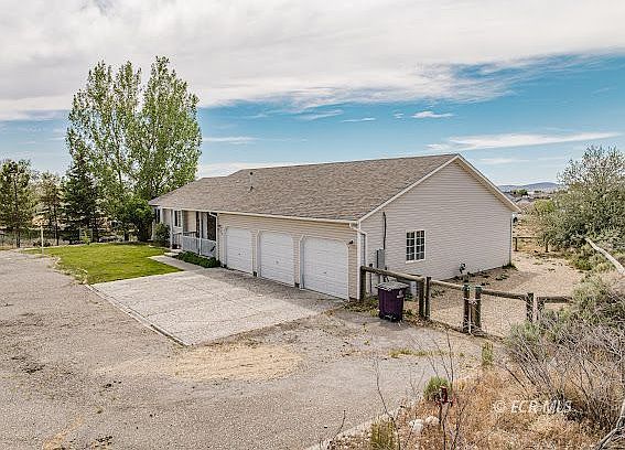 3rd image of 225 Viewcrest Dr