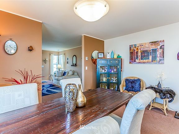 3rd image of 1204 81st Dr SE
