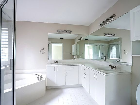 3rd image of 5333 Flamingo Pl