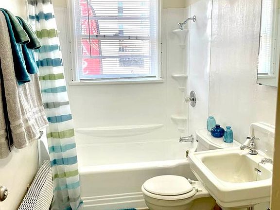 4th image of 1215 Chemeketa St NE #103W