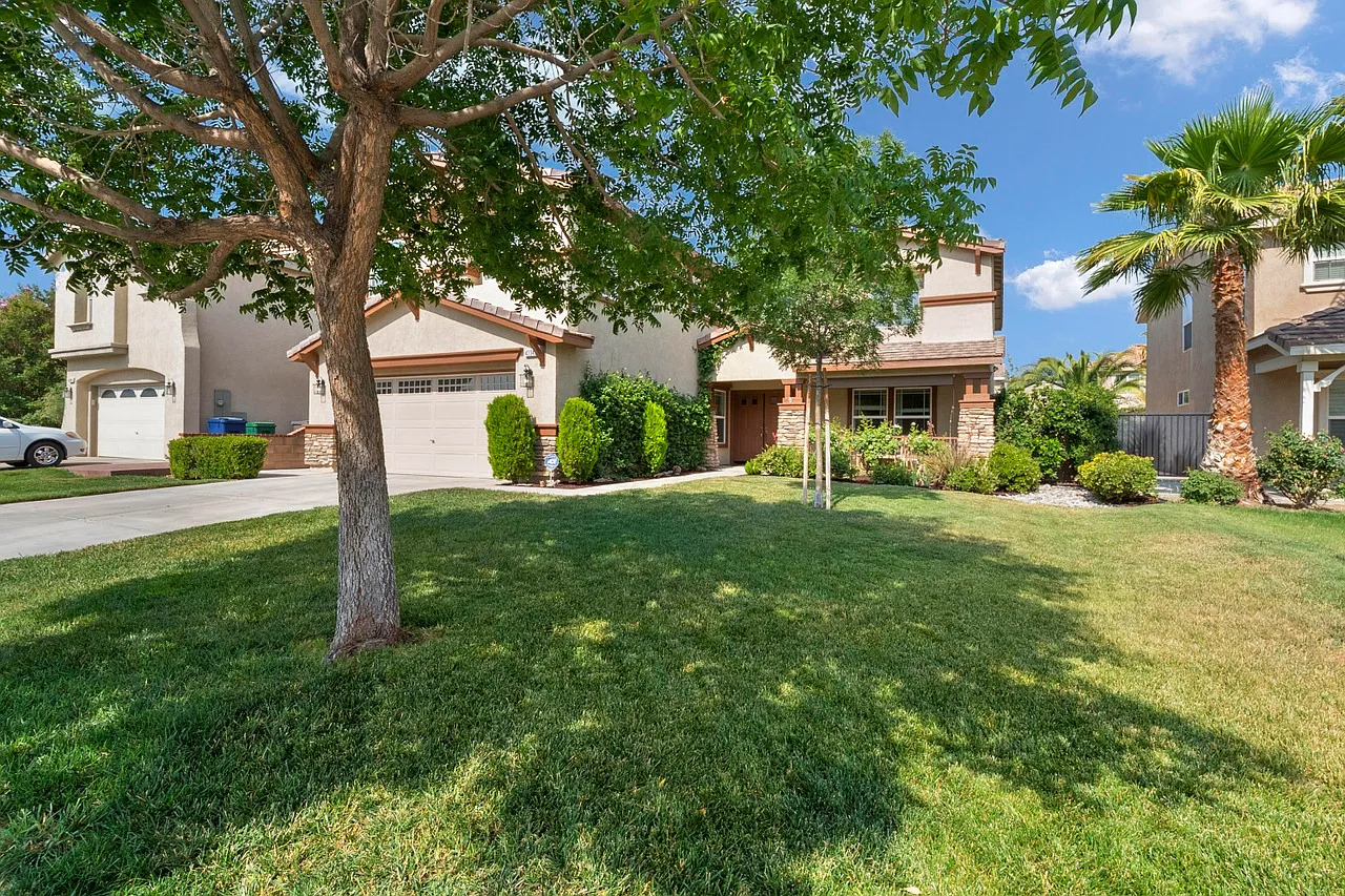 4 bed, 3638 sqft, $3,800 — Photo 4