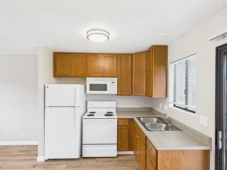 411 Park Way — Photo 33