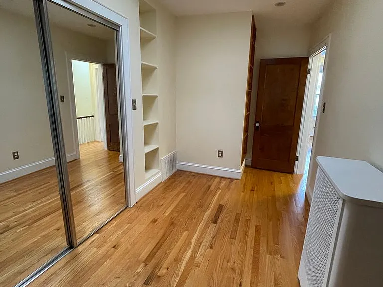 539 24th St NE — Photo 33