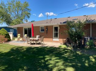 574 E Hickory Grove Rd, Port Clinton, OH 43452