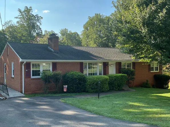 40 Wellington Dr, Lynchburg, VA 24502