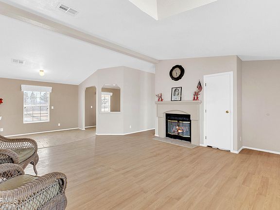 3rd image of 230 Lorraine Ln