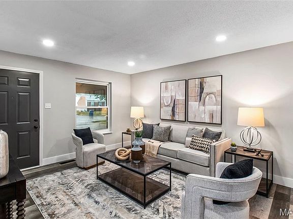 4th image of 541 White Birch Way