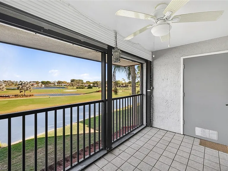 7430 Lake Breeze Dr #313 — Photo 24
