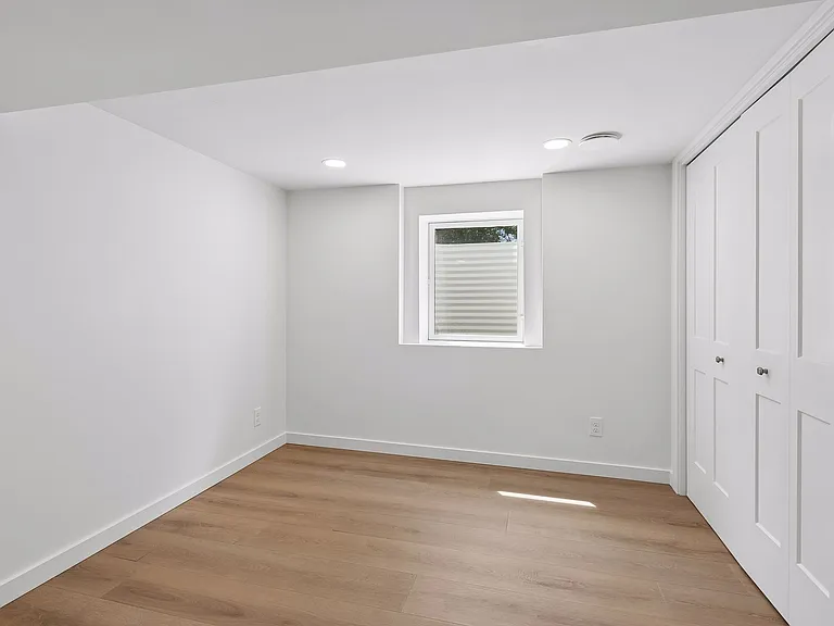 8440 Wentworth Ave S — Photo 24