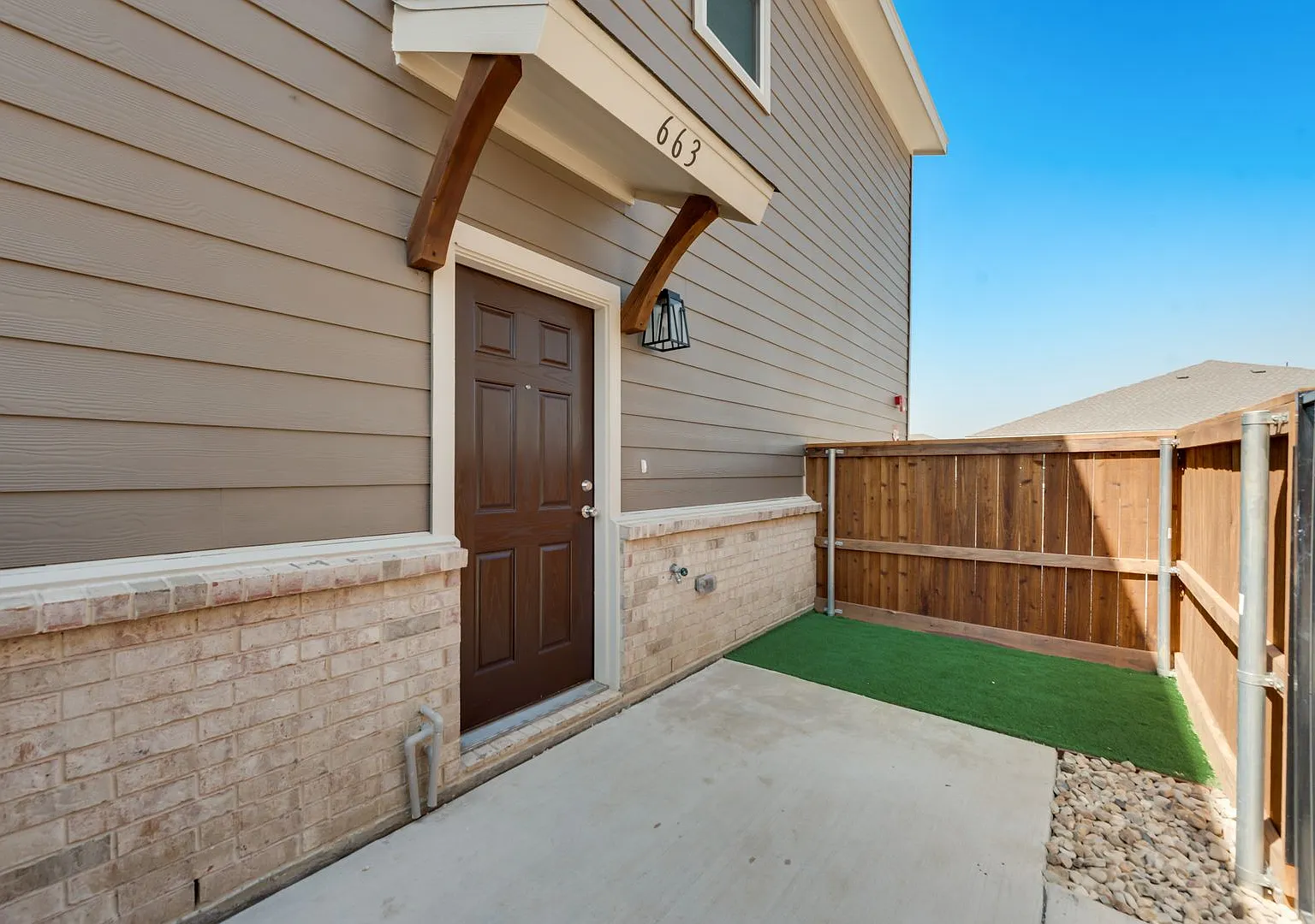 Available Now! Gorgeous 2 Bedroom 2 Bath Four Plex Located In Midlothian Isd! — Photo 2