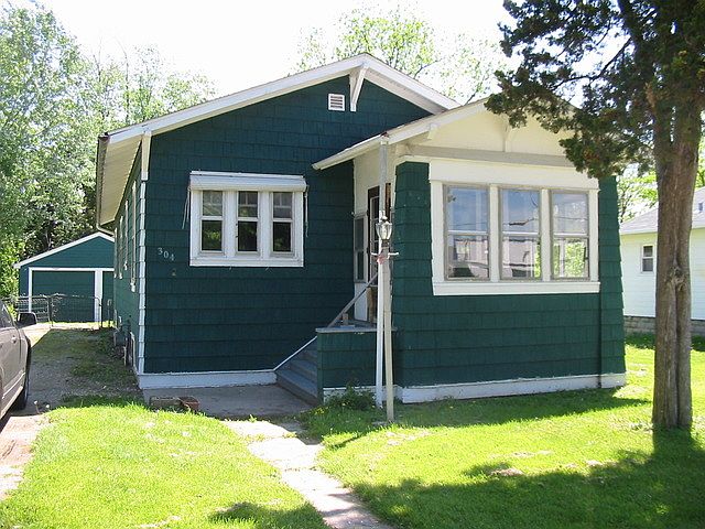 1st image of 304 Easton Ave