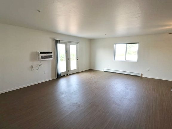 5th image of 303 N 3rd St #4