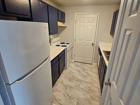4th image of 1304 Holyoke St #12B