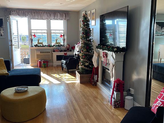 4th image of 15135 84th St APT 6E