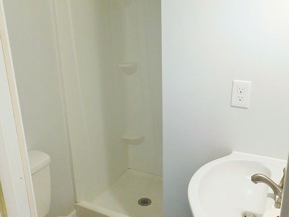 5th image of 715 Craigie Ave