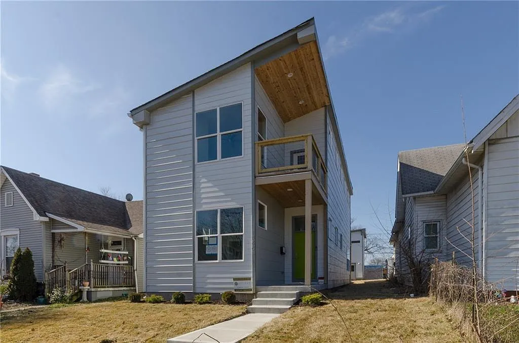 1346 Olive St photo 1