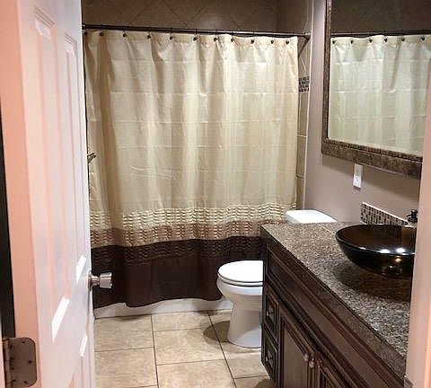 4th image of 526 S 40th Ave #D