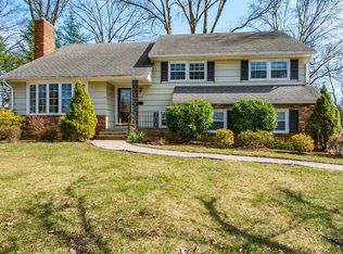 2160 Seward Dr, Scotch Plains, NJ 07076