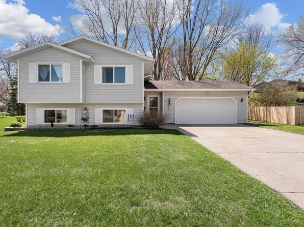 1931 Greenwood Dr NE, Owatonna, MN 55060