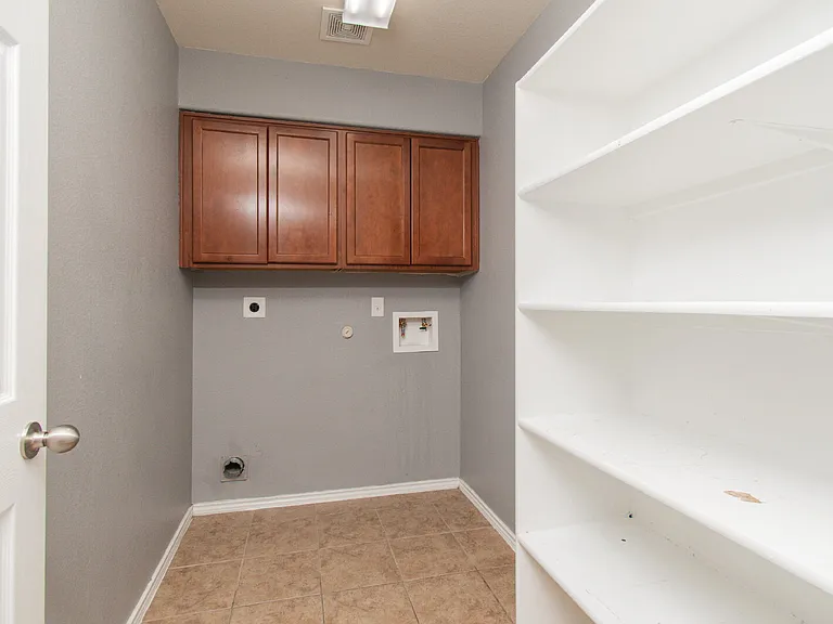 9516 Fratelli Ct — Photo 11