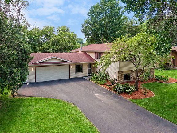 2nd image of 6527 Meadowlark Ln N