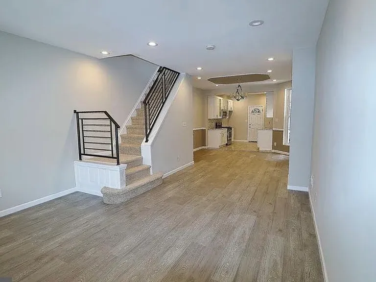 1558 N Felton St — Photo 2