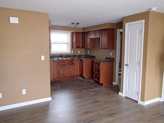 4th image of 735 William St