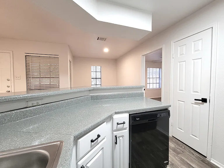 Oak Bend — Photo 28