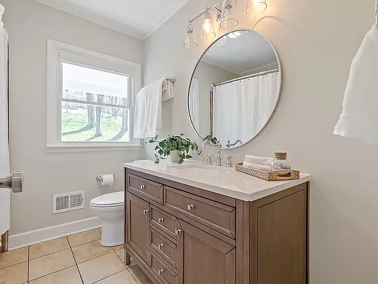 5102 Beauregard Ln — Photo 2