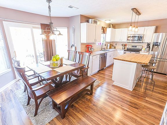 5th image of 12005 Royalwood Dr